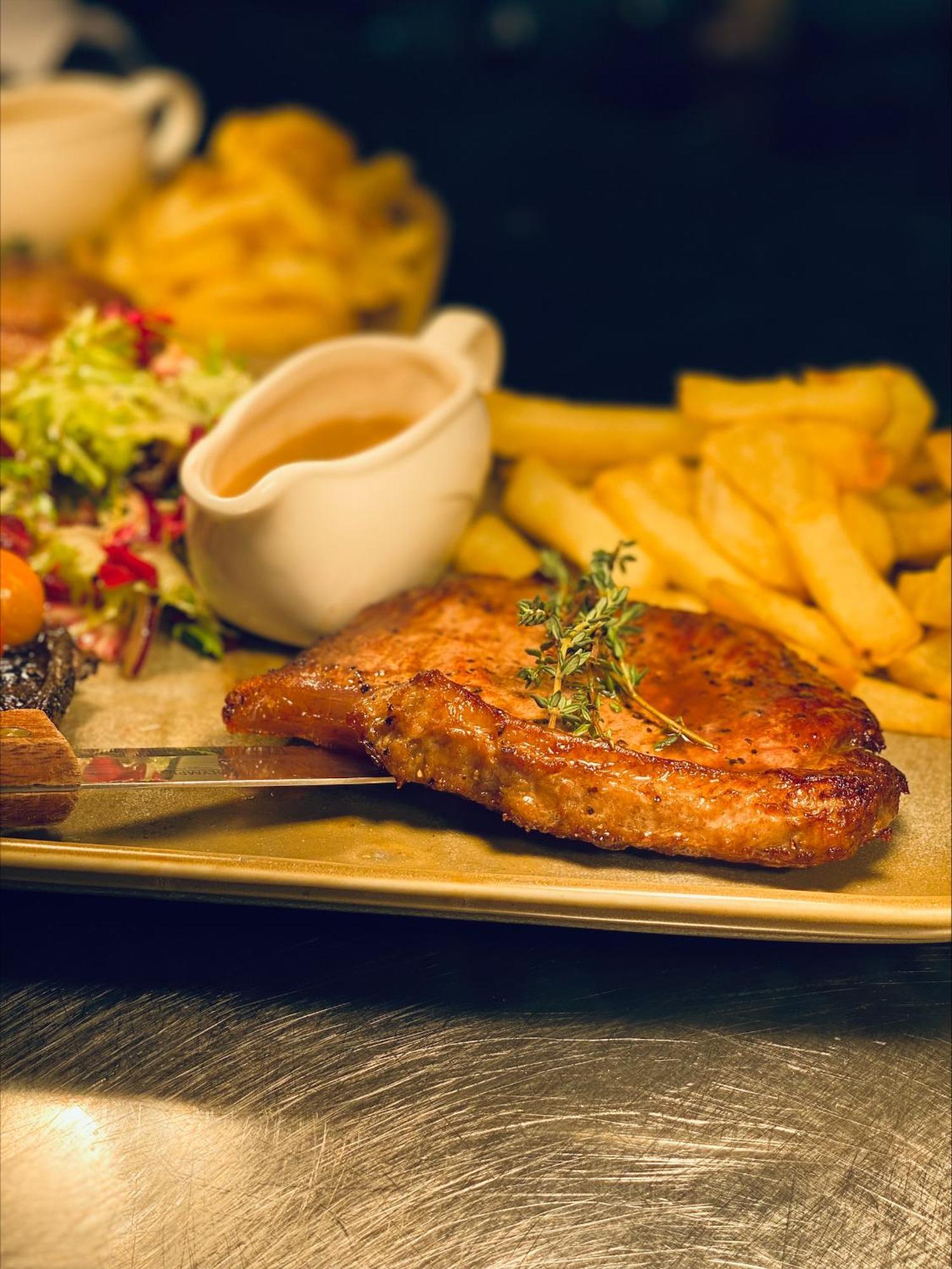 פיבלס The Tontine Hotel מראה חיצוני תמונה
