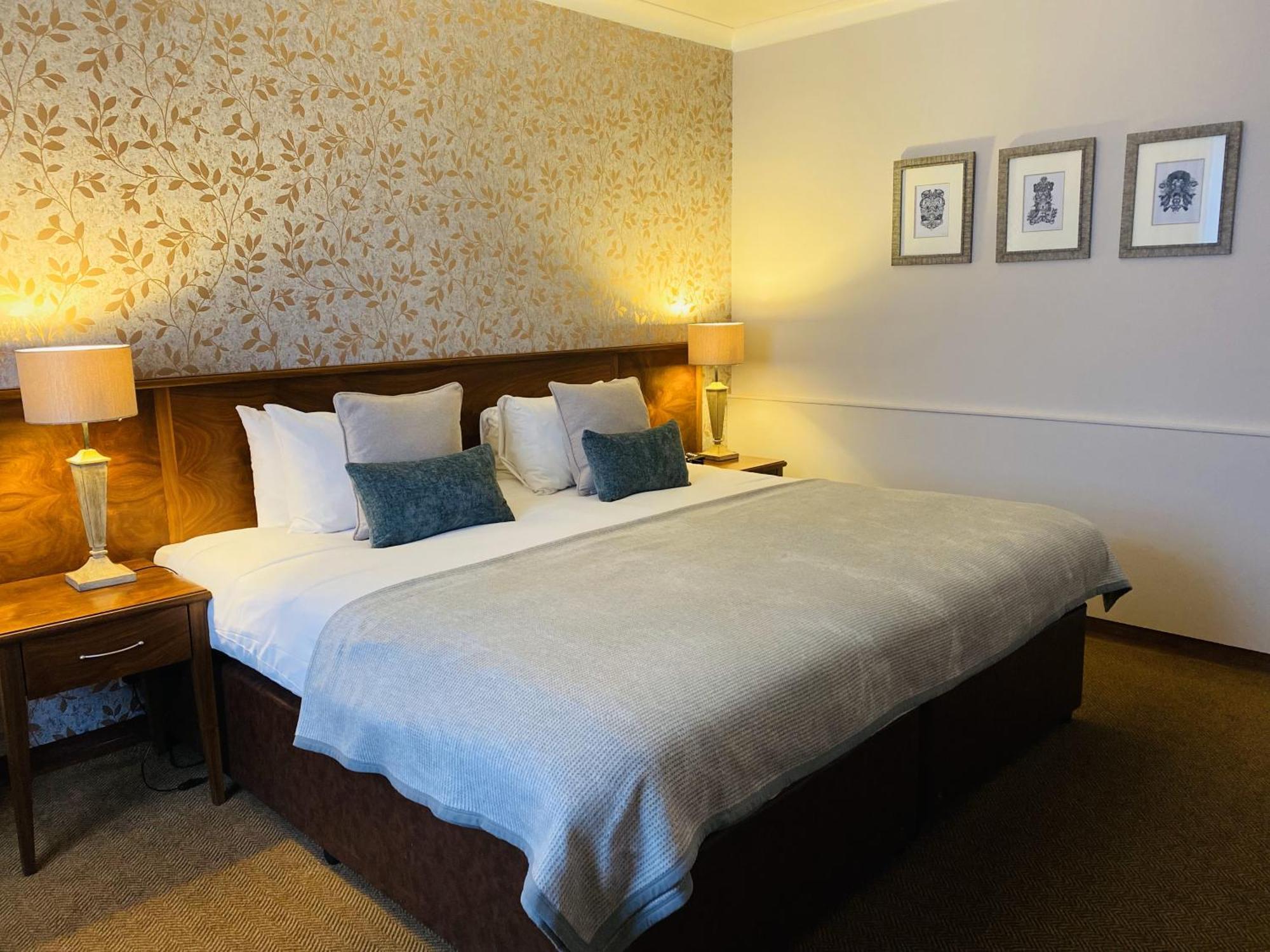 פיבלס The Tontine Hotel מראה חיצוני תמונה